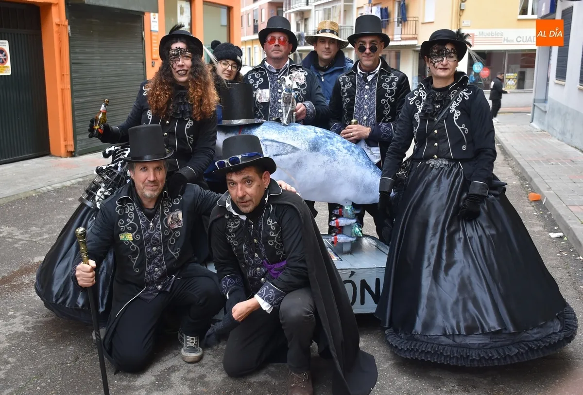 Foto 9 - Manliao encabeza una multitudinaria ruta por varias pe&ntilde;as de j&oacute;venes