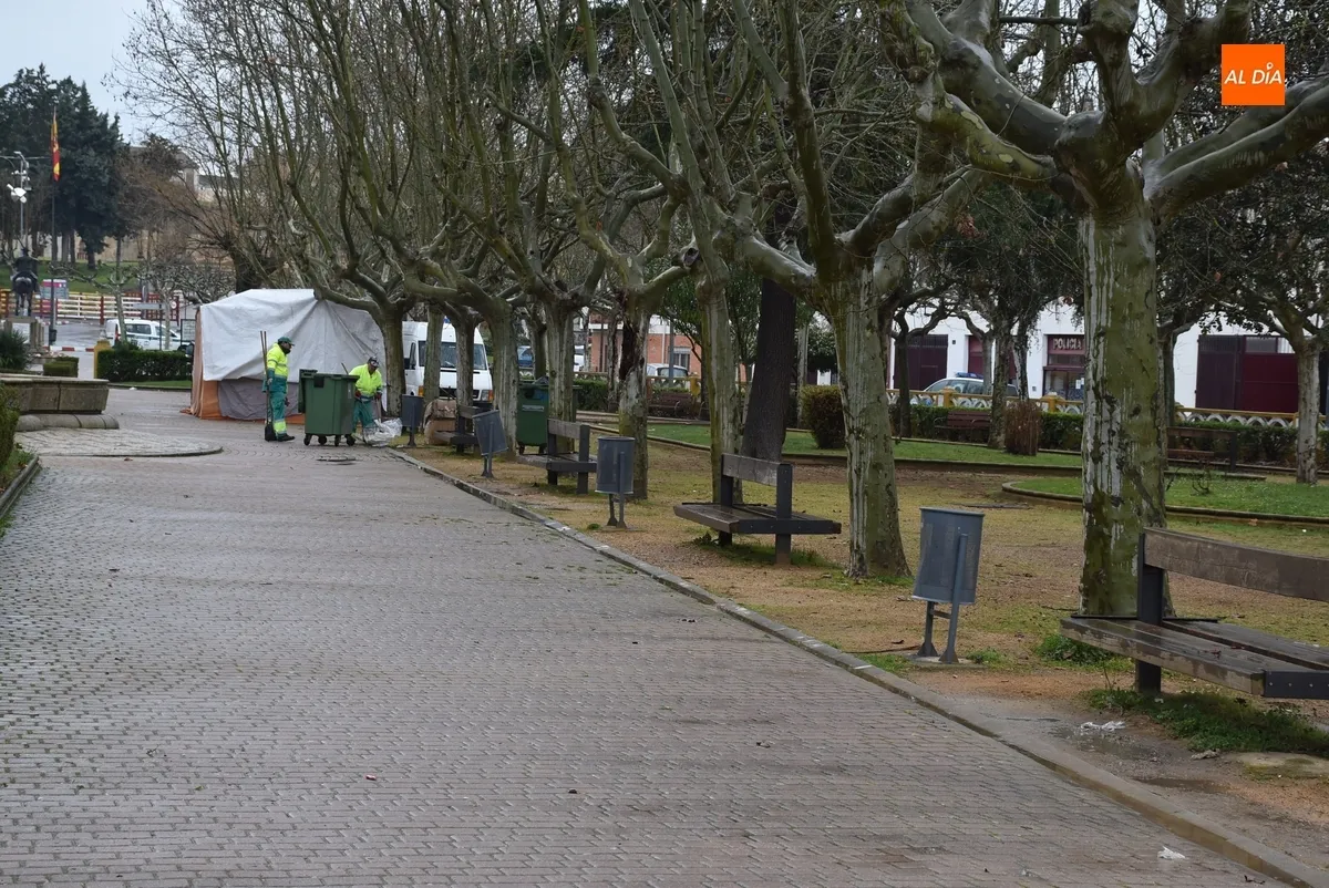 Foto 3 - Ciudad Rodrigo vive un carrusel de tareas de desmontaje y limpieza