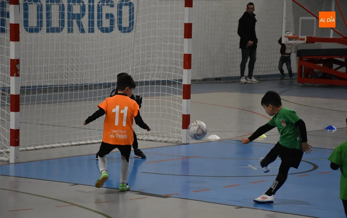 Foto 3 - La Liga Prebenjam&iacute;n del Ciudad Rodrigo disputa a cubierto su 2&ordf; jornada