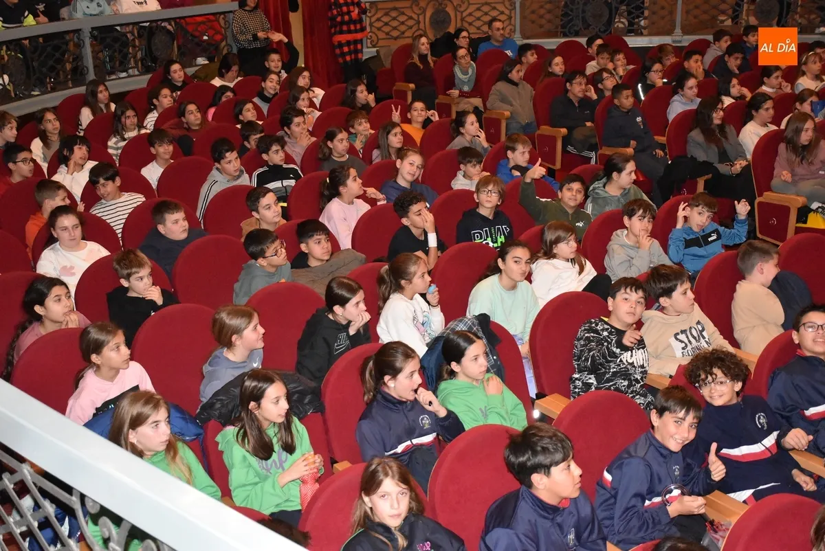 Foto 9 - &lsquo;Yo, Tarz&aacute;n&rsquo; recibe ante los escolares de 5&ordm; y 6&ordm; el Premio al Mejor Espect&aacute;culo Infantil de la Feria