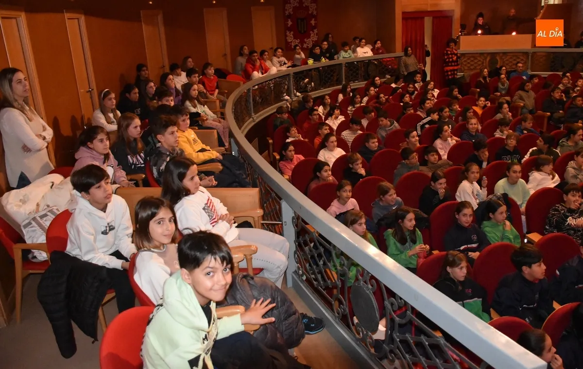 Foto 10 - &lsquo;Yo, Tarz&aacute;n&rsquo; recibe ante los escolares de 5&ordm; y 6&ordm; el Premio al Mejor Espect&aacute;culo Infantil de la Feria