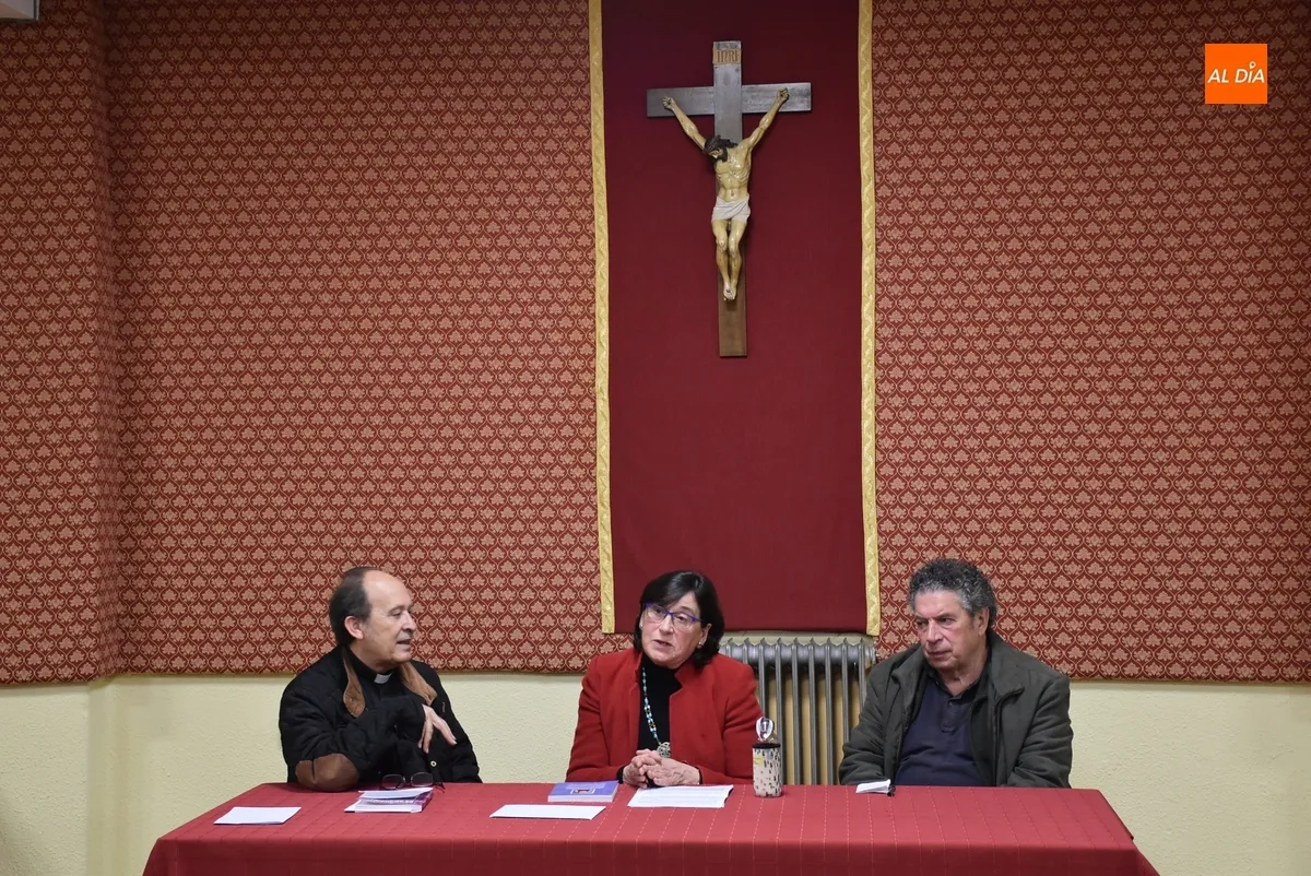 Foto 2 - Isabel S&aacute;nchez Jacob presenta el libro que ha escrito sobre su padre, Ernesto S&aacute;nchez y S&aacute;nchez-Villares