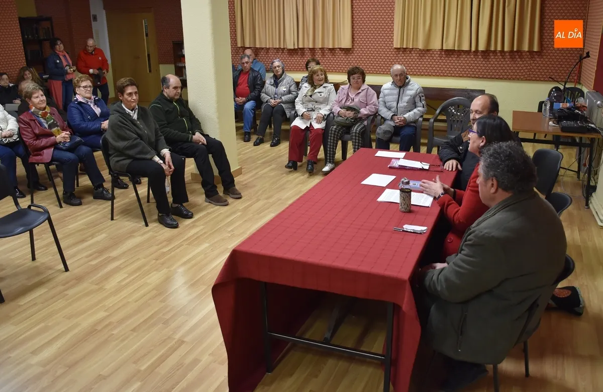 Foto 4 - Isabel S&aacute;nchez Jacob presenta el libro que ha escrito sobre su padre, Ernesto S&aacute;nchez y S&aacute;nchez-Villares