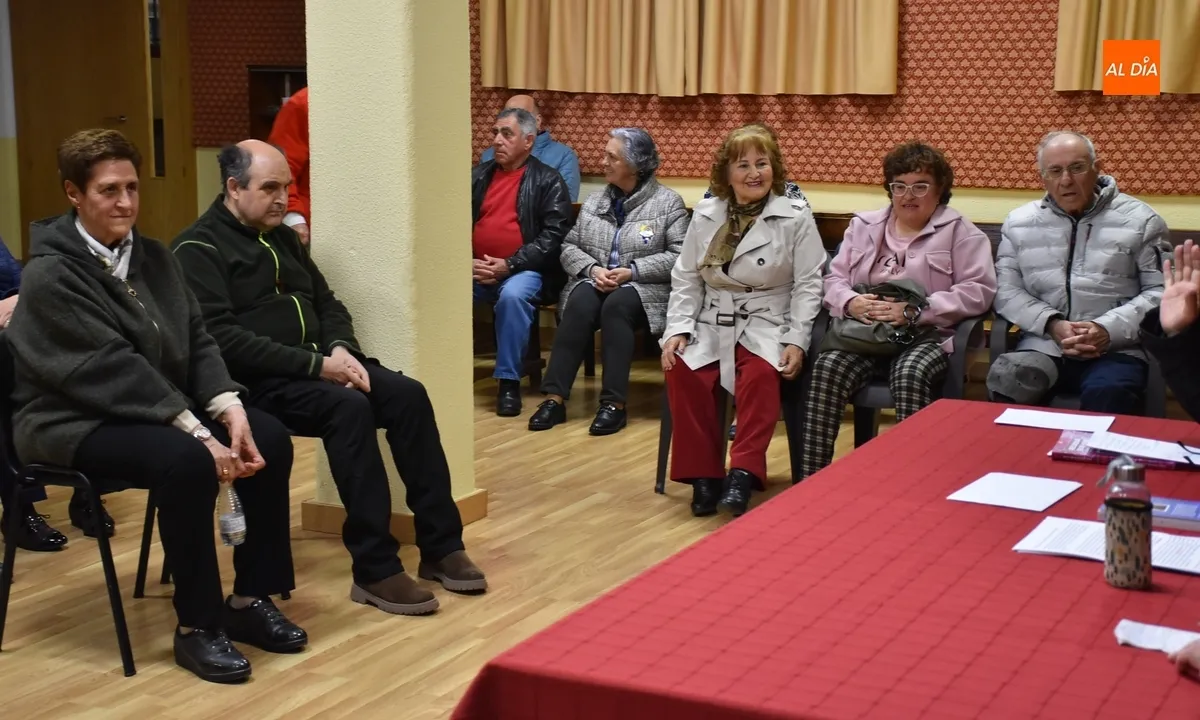 Foto 5 - Isabel S&aacute;nchez Jacob presenta el libro que ha escrito sobre su padre, Ernesto S&aacute;nchez y S&aacute;nchez-Villares