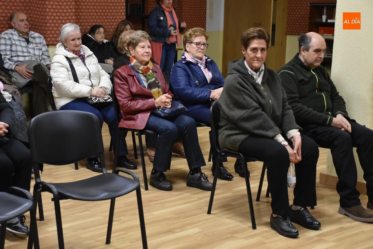 Foto 6 - Isabel S&aacute;nchez Jacob presenta el libro que ha escrito sobre su padre, Ernesto S&aacute;nchez y S&aacute;nchez-Villares