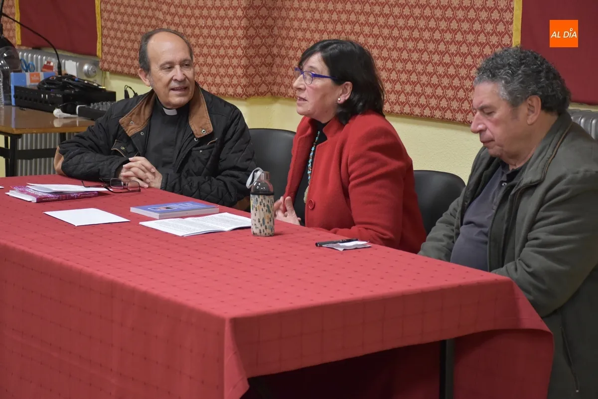 Foto 8 - Isabel S&aacute;nchez Jacob presenta el libro que ha escrito sobre su padre, Ernesto S&aacute;nchez y S&aacute;nchez-Villares
