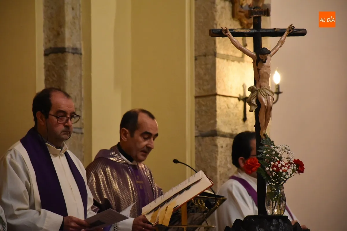 Foto 9 - Gabriel &Aacute;ngel Cid renueva 25 a&ntilde;os despu&eacute;s, ampliamente acompa&ntilde;ado, su &ldquo;S&iacute; a Cristo&rdquo;
