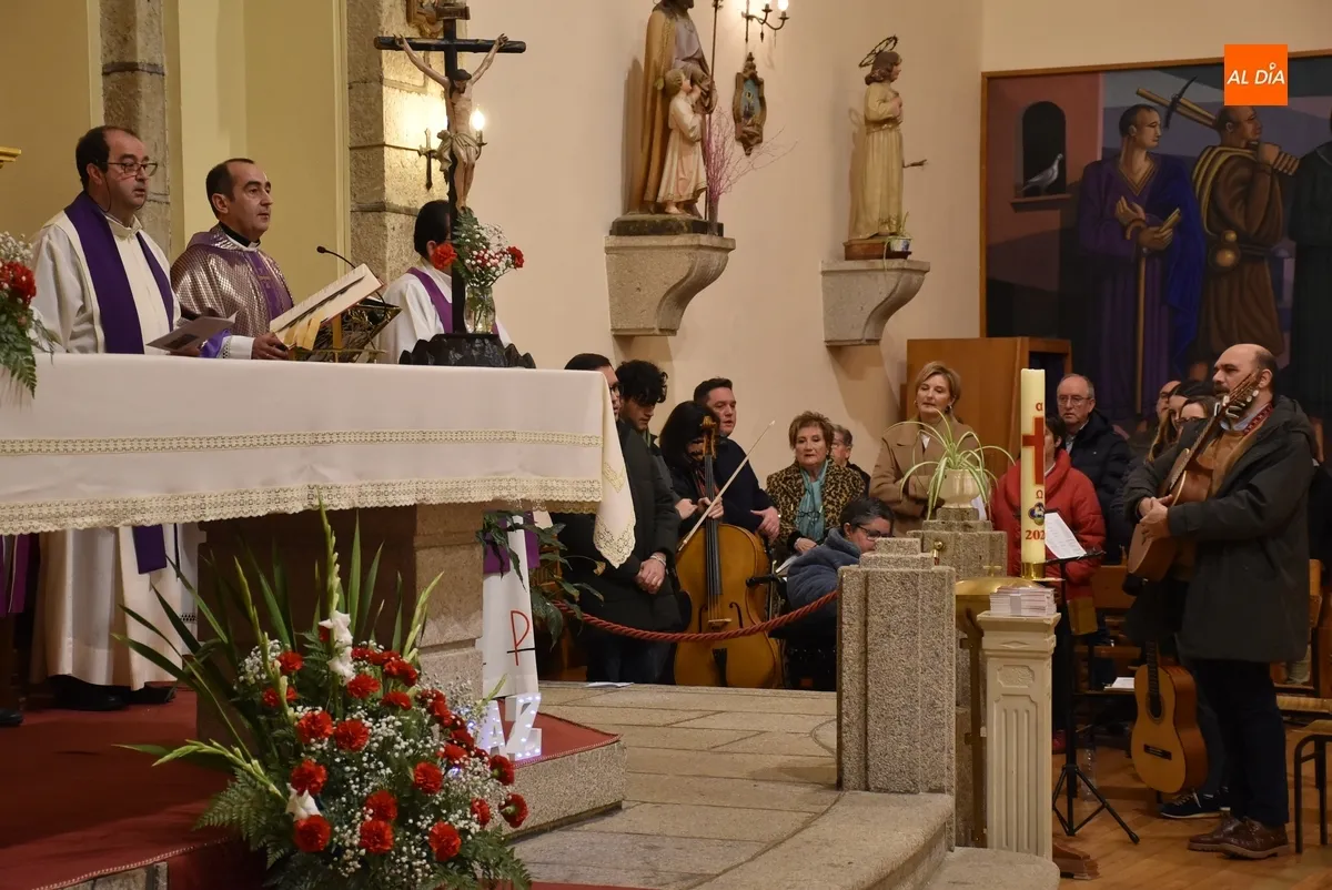 Foto 10 - Gabriel &Aacute;ngel Cid renueva 25 a&ntilde;os despu&eacute;s, ampliamente acompa&ntilde;ado, su &ldquo;S&iacute; a Cristo&rdquo;