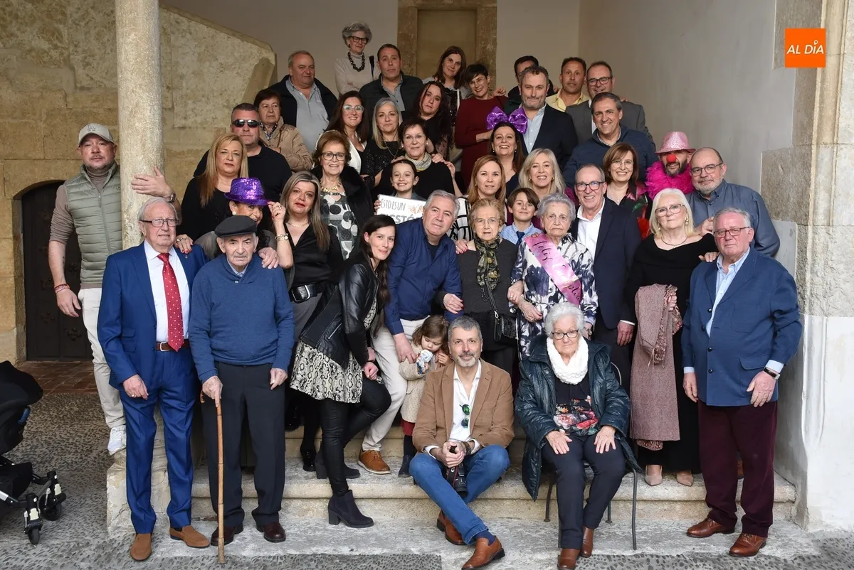Foto 2 - Matilde Castilla recibe una fiesta sorpresa por su inminente 90 cumplea&ntilde;os