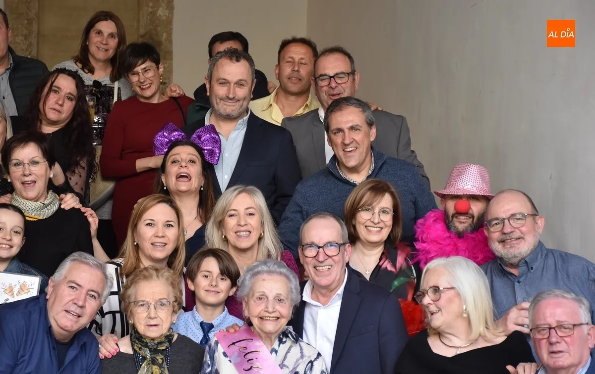 Foto 4 - Matilde Castilla recibe una fiesta sorpresa por su inminente 90 cumplea&ntilde;os