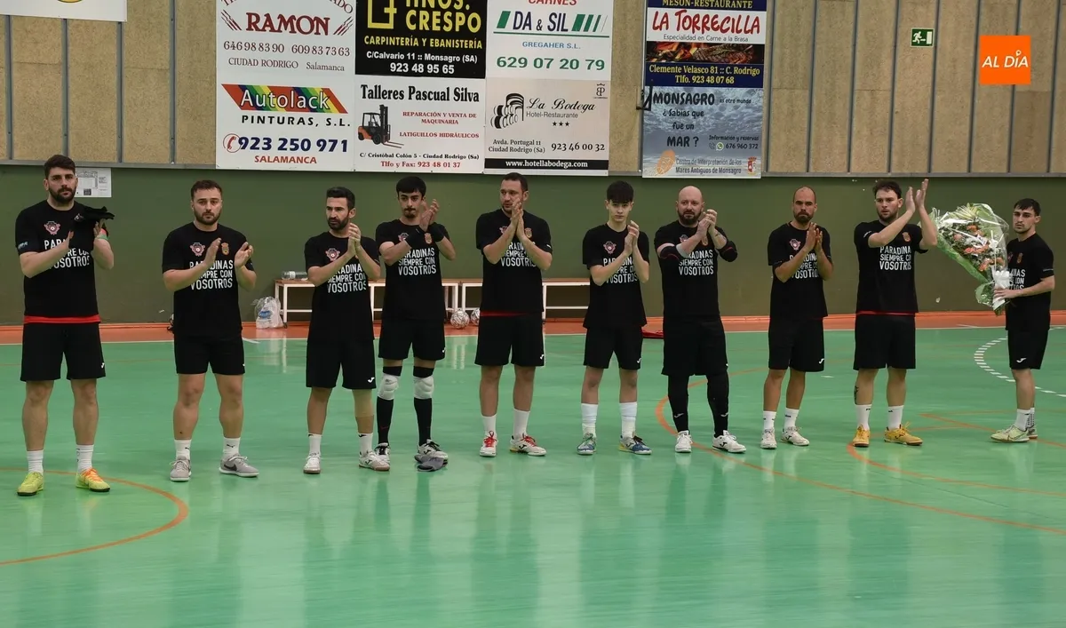 Foto 6 - El l&iacute;der de Futormes, Paradinas de San Juan, impone su efectividad ante el Mir&oacute;briga Futsal