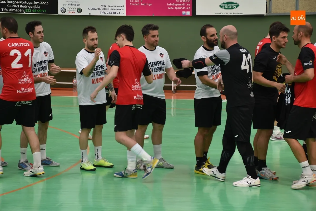 Foto 11 - El l&iacute;der de Futormes, Paradinas de San Juan, impone su efectividad ante el Mir&oacute;briga Futsal