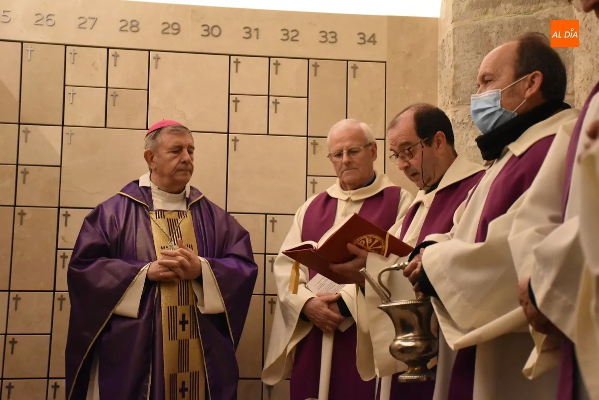 Foto 4 - La Catedral estrena columbario con capacidad para m&aacute;s de 400 urnas funerarias