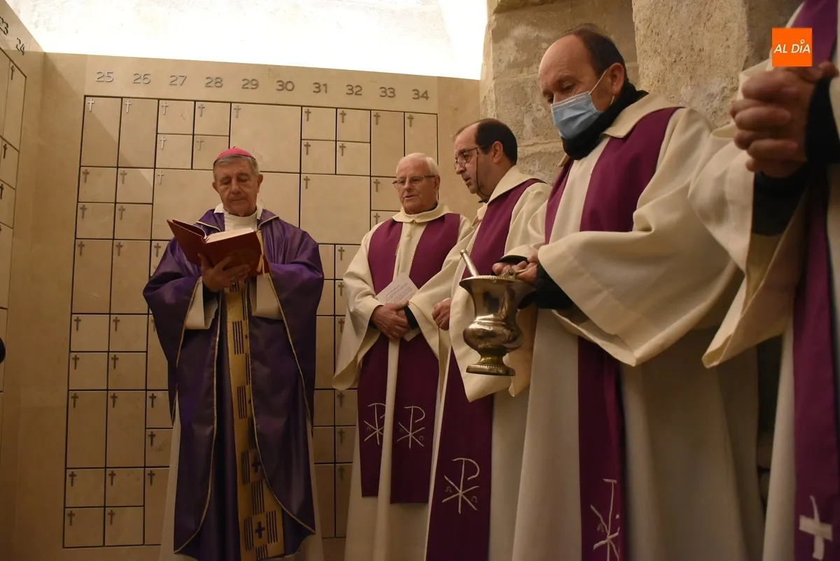Foto 5 - La Catedral estrena columbario con capacidad para m&aacute;s de 400 urnas funerarias