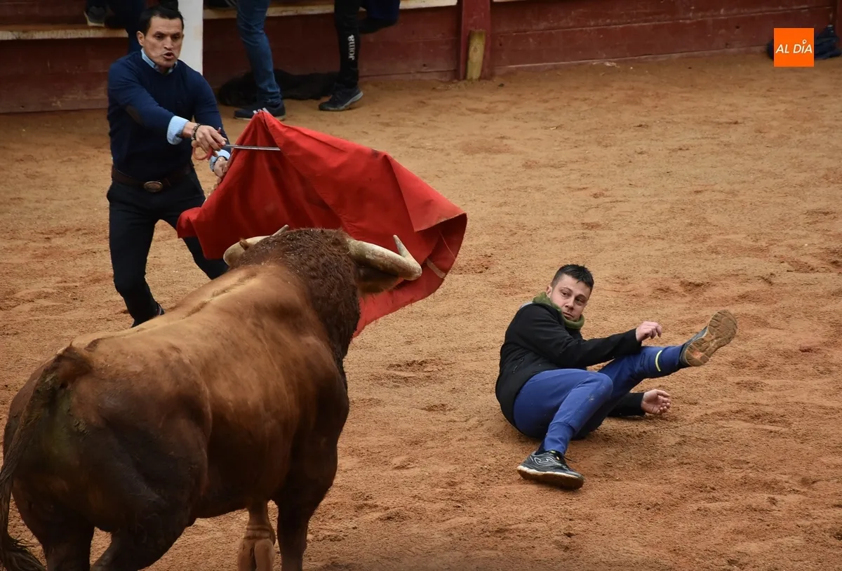 Foto 2 - Animada capea, con Victorino incluido, con dos grandes sustos producto de sendos resbalones