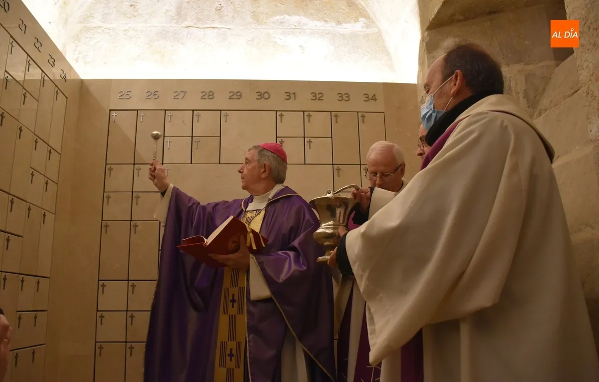 Foto 8 - La Catedral estrena columbario con capacidad para m&aacute;s de 400 urnas funerarias