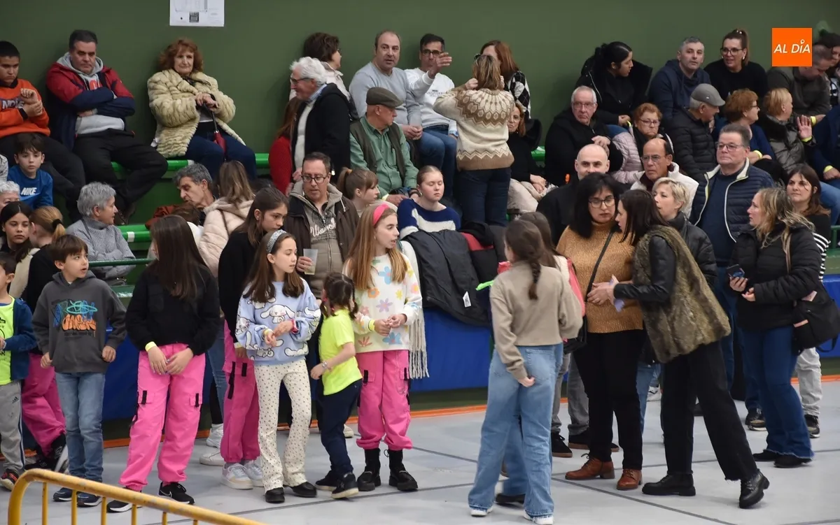 Foto 3 - Entregadas las recompensas de los concursos de Dibujo Infantil, Disfraz Callejero y Carrozas