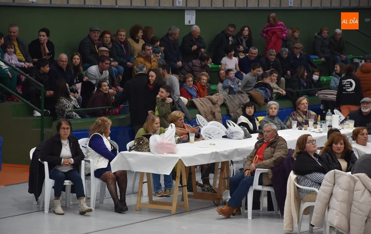 Foto 4 - Entregadas las recompensas de los concursos de Dibujo Infantil, Disfraz Callejero y Carrozas
