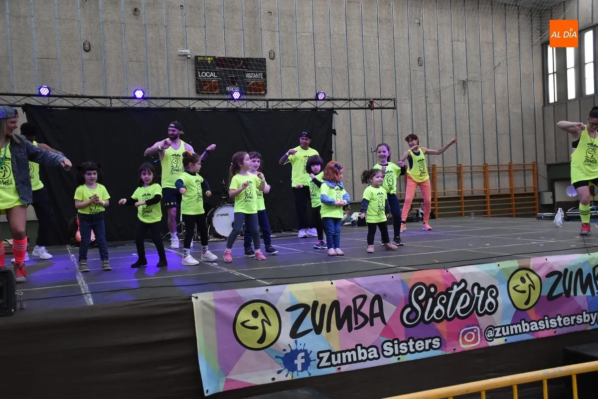 Foto 4 - El Carnaval 2025 echa definitivamente el cierre con baile, regalos y m&uacute;sica