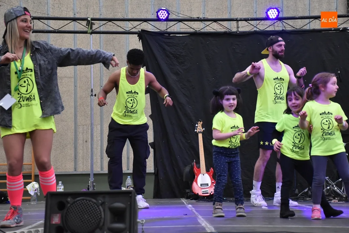 Foto 5 - El Carnaval 2025 echa definitivamente el cierre con baile, regalos y m&uacute;sica