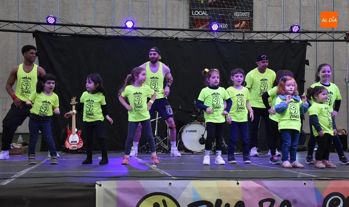 Foto 9 - El Carnaval 2025 echa definitivamente el cierre con baile, regalos y m&uacute;sica