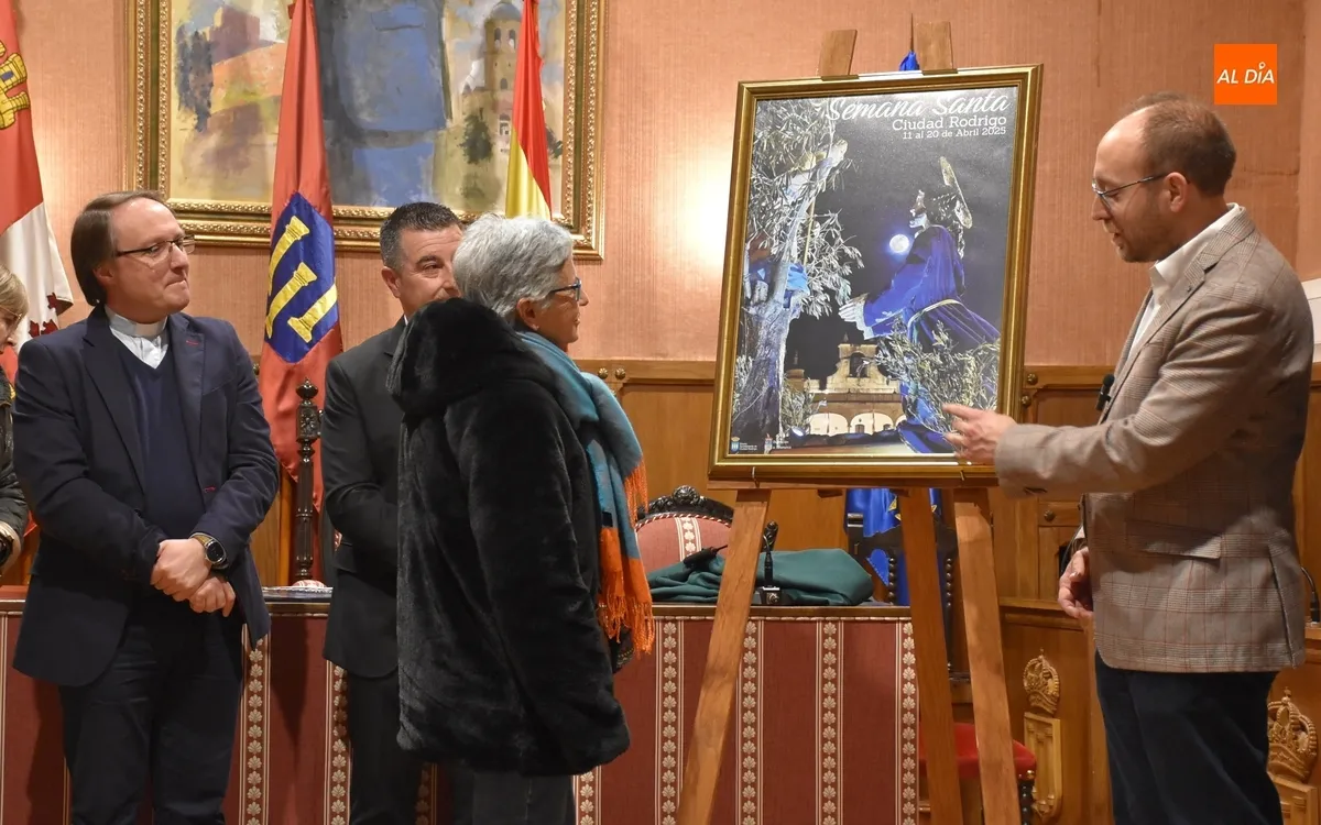 Foto 7 - Daniel Mielgo pregonar&aacute; la Semana Santa Mirobrigense 2025, que ya tiene cartel