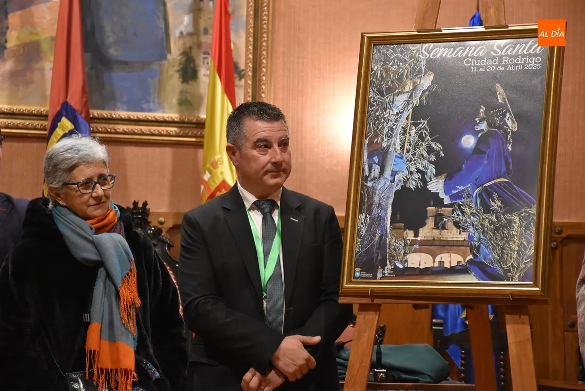 Foto 9 - Daniel Mielgo pregonar&aacute; la Semana Santa Mirobrigense 2025, que ya tiene cartel
