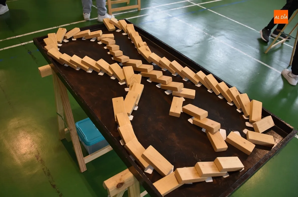 Foto 8 - El IES Tierra cierra con juegos de madera gigantes y un Flea Market sus Jornadas Culturales