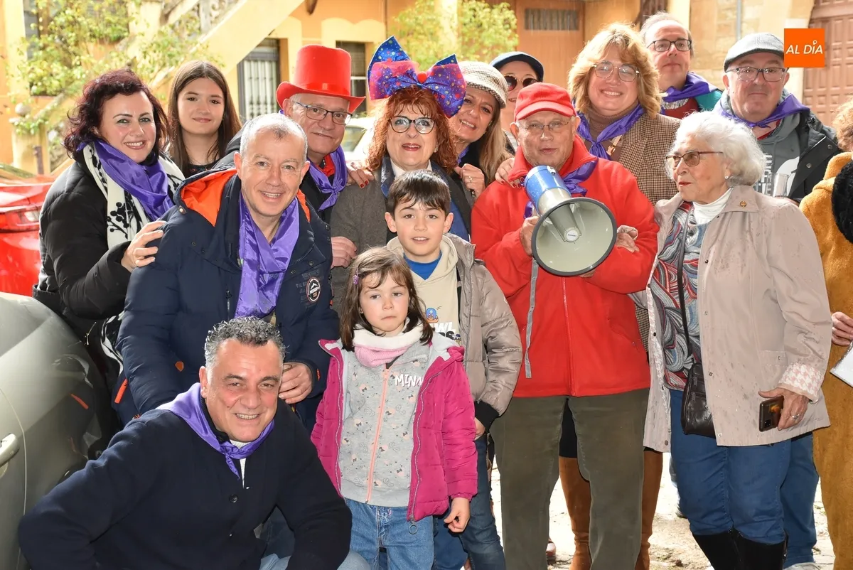 Foto 6 - Los Amigos del Alguacilillo se citan bajo el aguacero para el Carnaval 2026