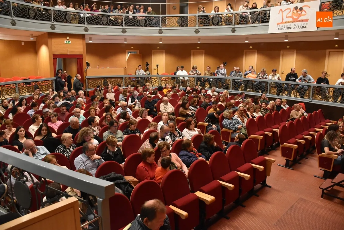 Foto 2 - El Teatro Nuevo se queda peque&ntilde;o para disfrutar del 2&ordm; certamen &lsquo;Toques de Esperanza&rsquo;