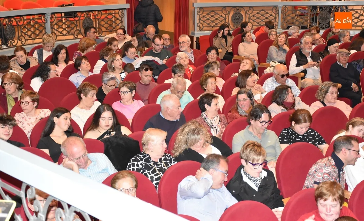 Foto 3 - El Teatro Nuevo se queda peque&ntilde;o para disfrutar del 2&ordm; certamen &lsquo;Toques de Esperanza&rsquo;