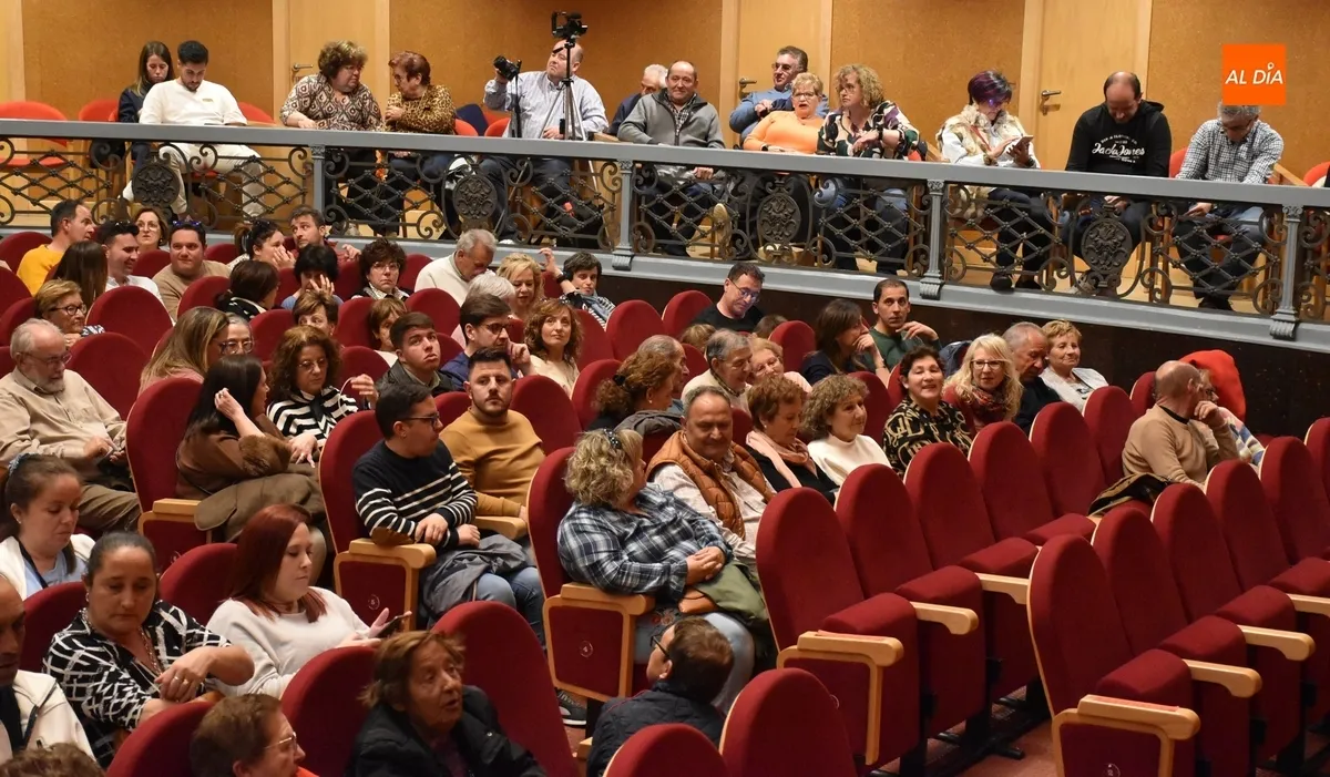 Foto 7 - El Teatro Nuevo se queda peque&ntilde;o para disfrutar del 2&ordm; certamen &lsquo;Toques de Esperanza&rsquo;