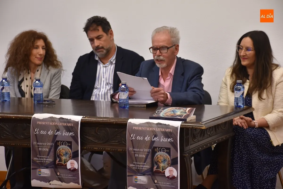 Foto 4 - Mill&aacute;n Cruz presenta con compa&ntilde;&iacute;a musical su primer poemario