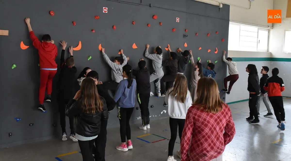 Foto 10 - Los IES mirobrigenses abren sus puertas a los alumnos de 6&ordm; de Primaria