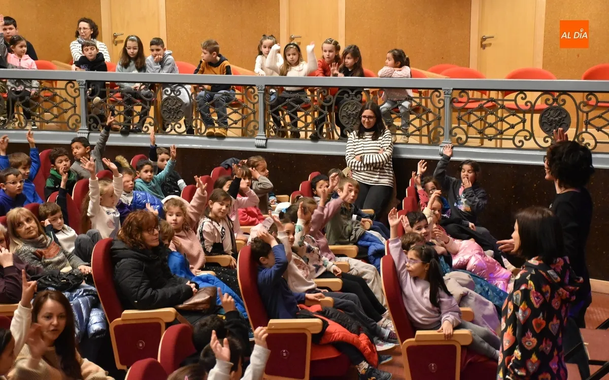 Foto 2 - Cerca de 250 escolares de Ciudad Rodrigo y comarca disfrutan del Premio &lsquo;Provincia a Escena&rsquo; 2024