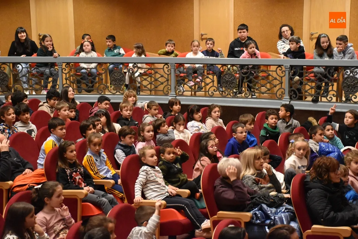 Foto 4 - Cerca de 250 escolares de Ciudad Rodrigo y comarca disfrutan del Premio &lsquo;Provincia a Escena&rsquo; 2024
