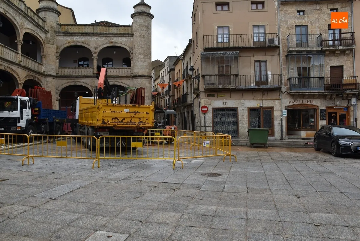 Foto 3 - Retiradas las &uacute;ltimas barreras y el callej&oacute;n del coso taurino