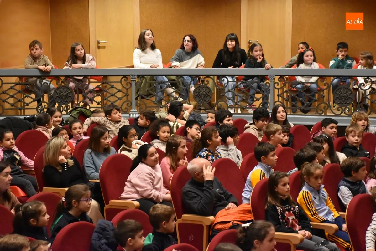 Foto 5 - Cerca de 250 escolares de Ciudad Rodrigo y comarca disfrutan del Premio &lsquo;Provincia a Escena&rsquo; 2024