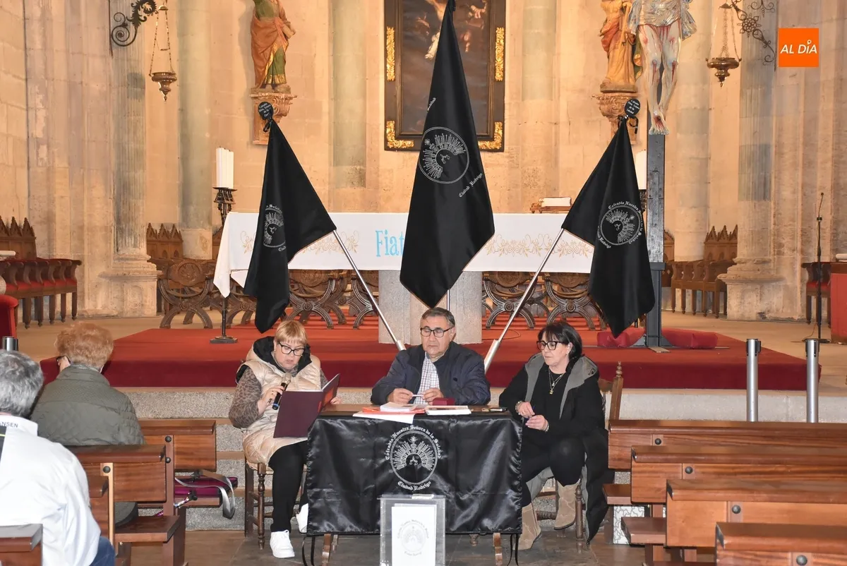 Foto 2 - La Soledad, que incorpora cuatro nuevos vocales, estrenar&aacute; banderas de luto