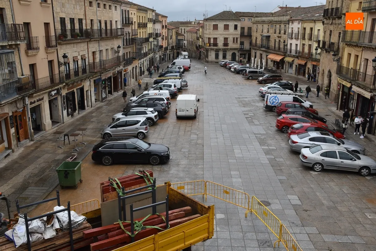 Foto 4 - Retiradas las &uacute;ltimas barreras y el callej&oacute;n del coso taurino