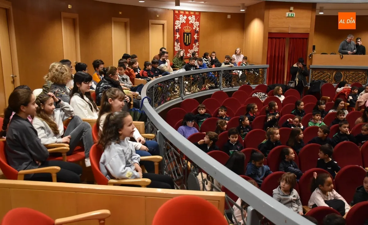 Foto 7 - Cerca de 250 escolares de Ciudad Rodrigo y comarca disfrutan del Premio &lsquo;Provincia a Escena&rsquo; 2024