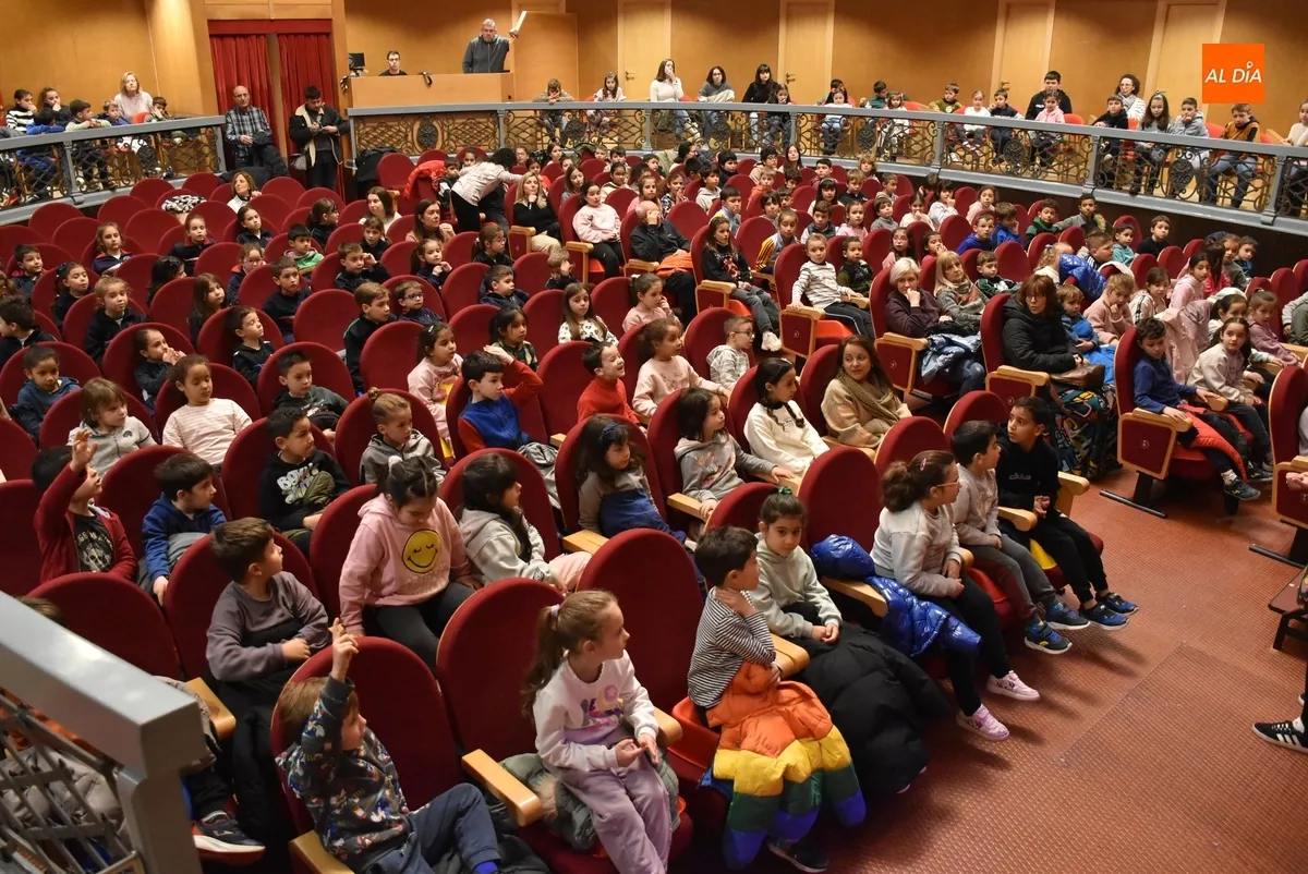 Foto 11 - Cerca de 250 escolares de Ciudad Rodrigo y comarca disfrutan del Premio &lsquo;Provincia a Escena&rsquo; 2024