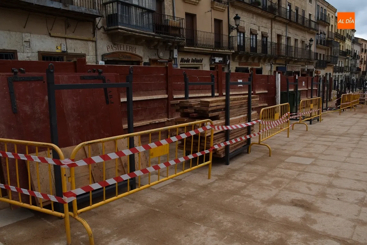 Foto 7 - Las barreras de la Plaza y las atracciones van diciendo poco a poco adi&oacute;s