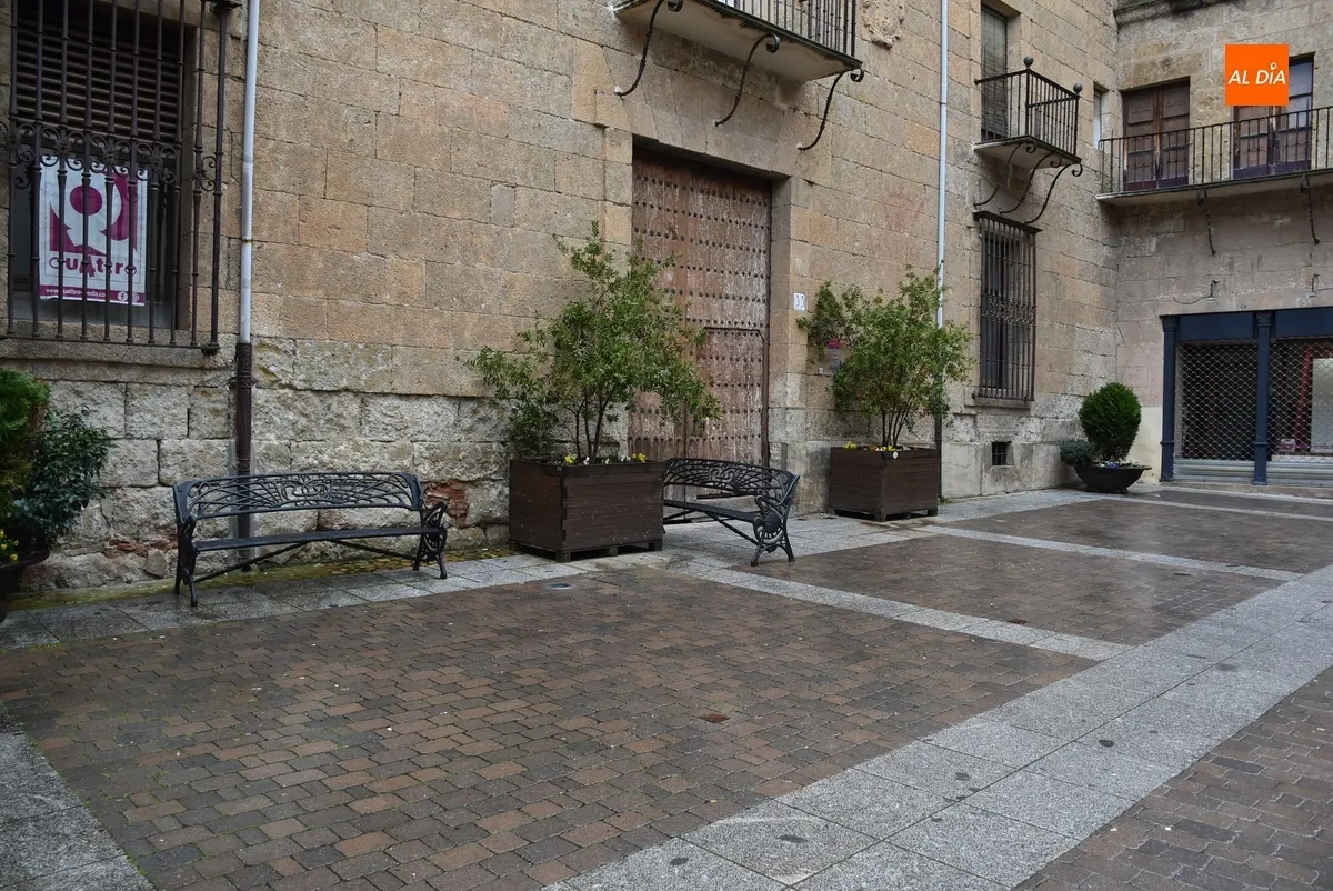 Foto 7 - La Plaza Mayor, la calle Madrid y Bolonia terminan de decir adi&oacute;s al Carnaval