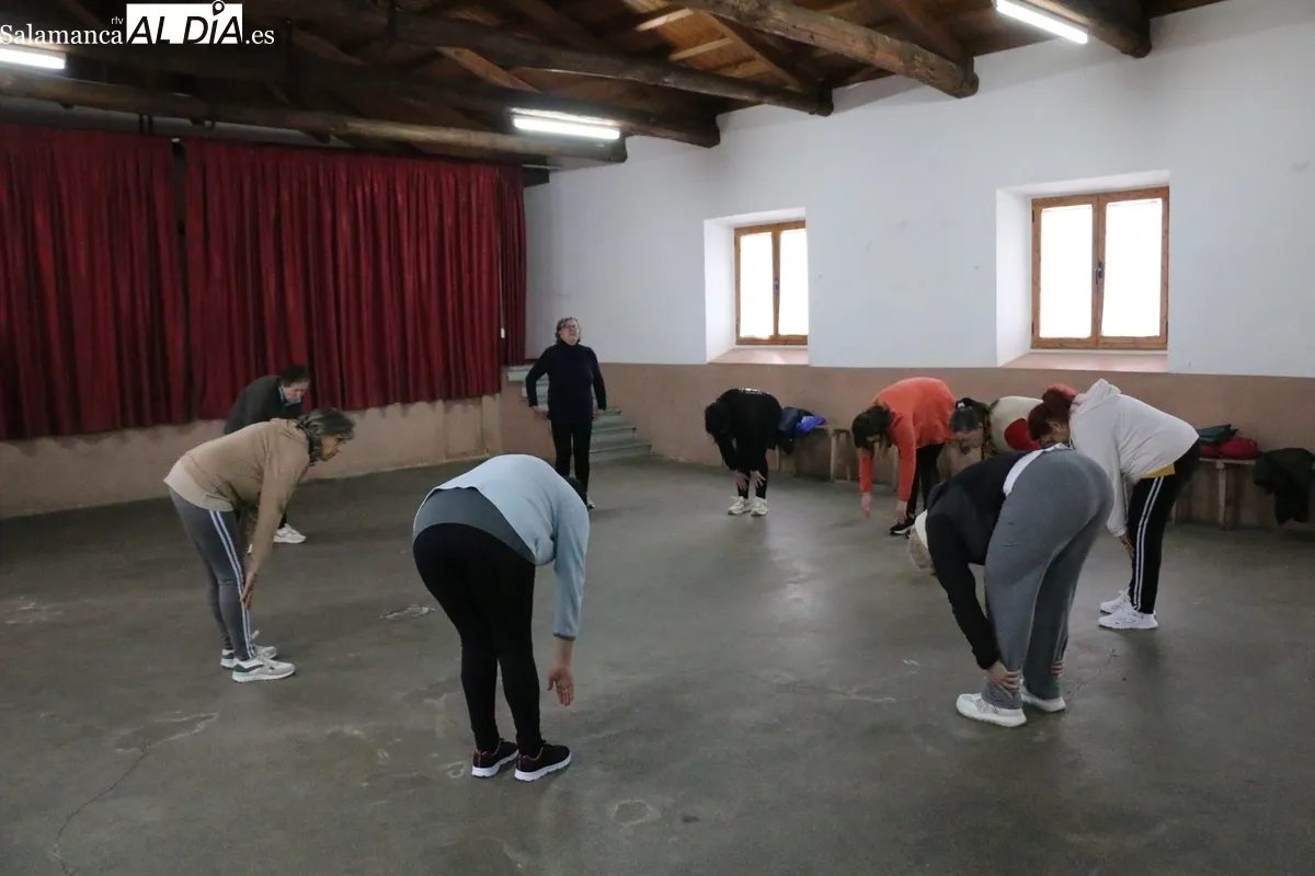 Taller de gimnasia en Peralejos de Abajo / CORRAL