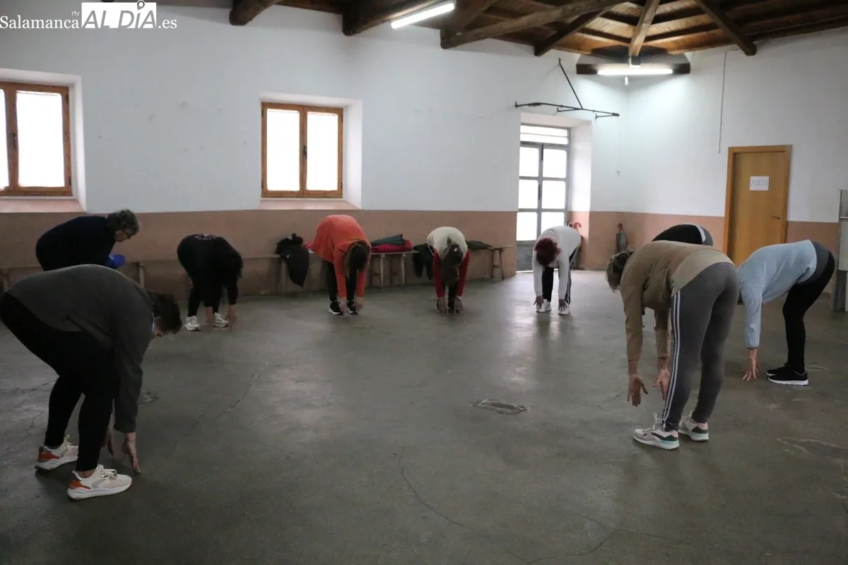 Taller de gimnasia en Peralejos de Abajo / CORRAL