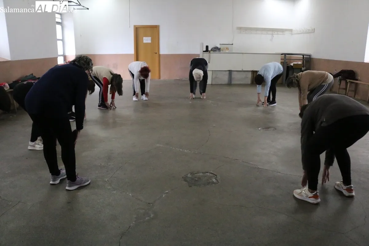 Taller de gimnasia en Peralejos de Abajo / CORRAL