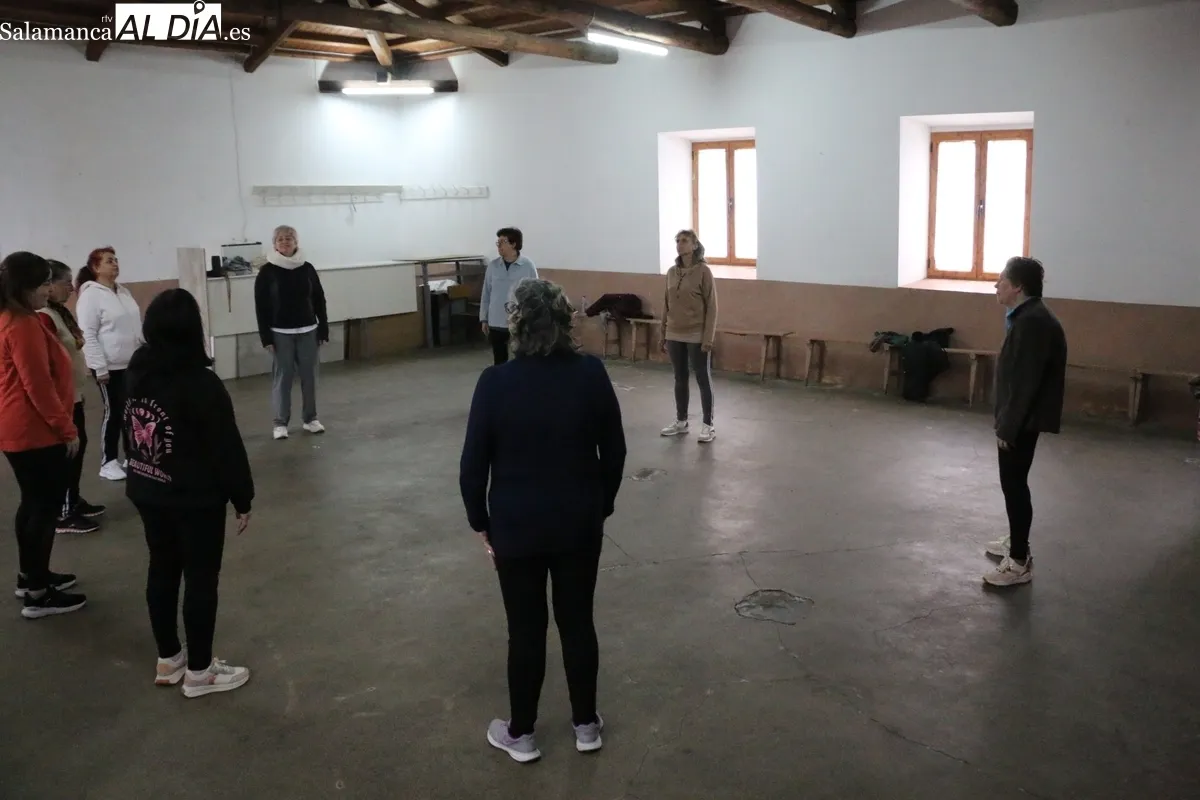 Taller de gimnasia en Peralejos de Abajo / CORRAL