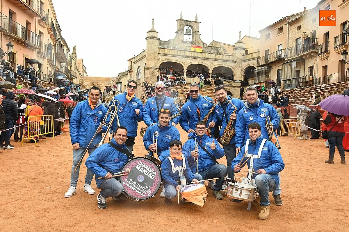 Foto 4 - La lluvia acompa&ntilde;a un desfile de disfraces con mayor participaci&oacute;n en el que intervino hasta Trump