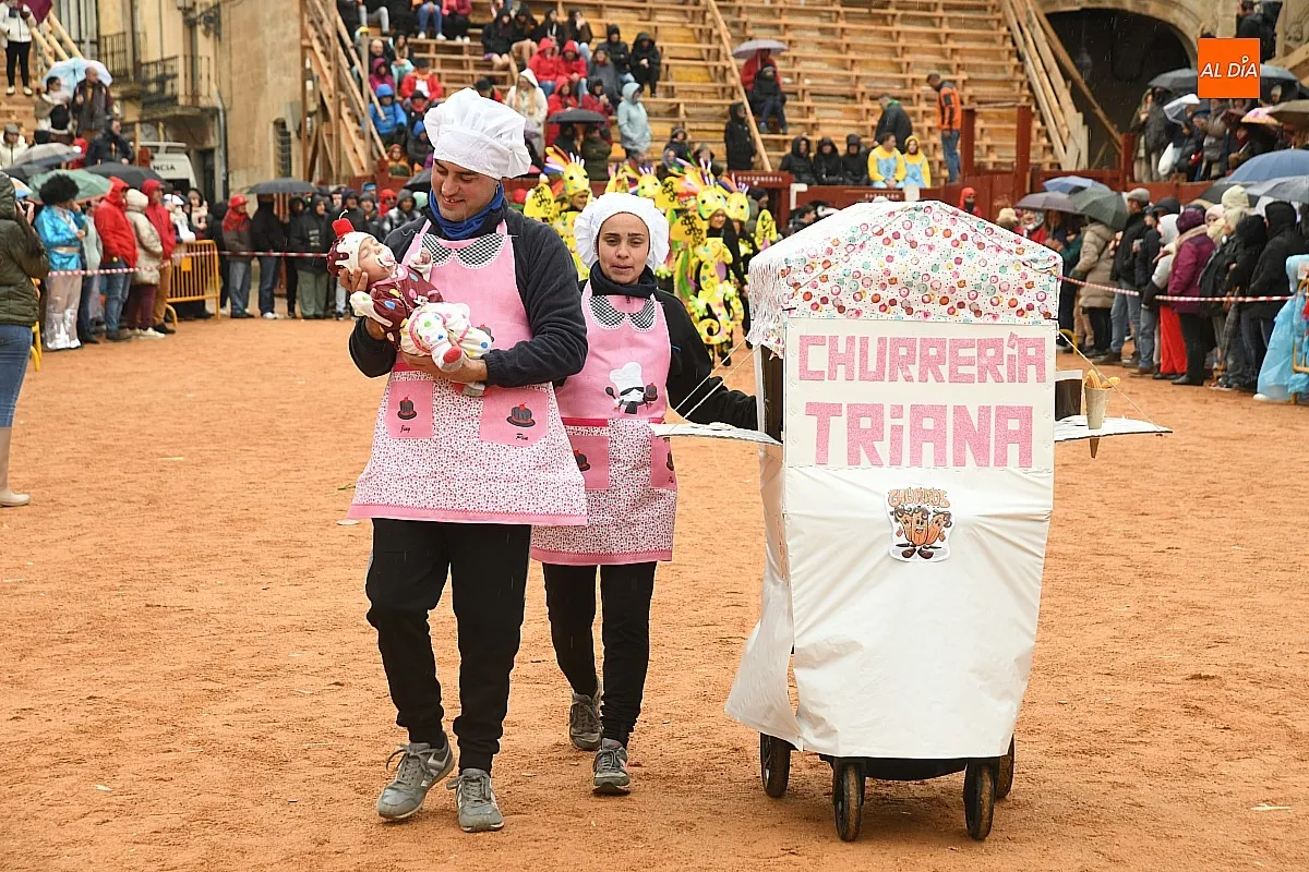 Foto 11 - La lluvia acompa&ntilde;a un desfile de disfraces con mayor participaci&oacute;n en el que intervino hasta Trump